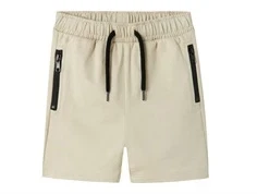 name it shorts i beige med sorte lynlåslommer, set forfra