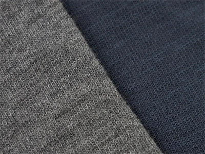 Nærbillede af Name It sokker i dark grey melange og ombre blue 2-pak med uld