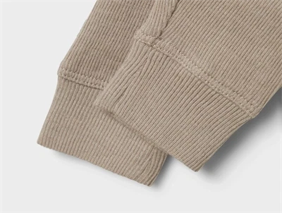 Name It leggings i beige nuance i merinould/silke set tæt på