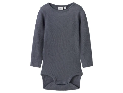 Name It body i folkstone gray blågrå nuance i merinould og silke med ribmønster set forfra