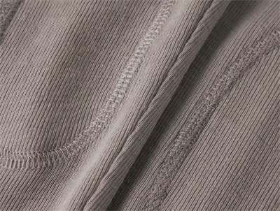 Name It leggings i merinould/silke i grå nuance set tæt på