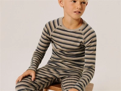 Dreng iført Name It merinould t-shirt med striber
