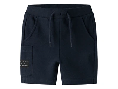 shorts fra Name It i navy farve med badge og sidelomme