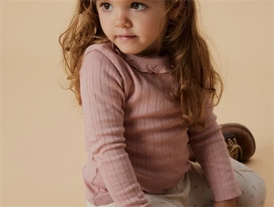 Lil' Atelier bluse misty rose med flæsekrave