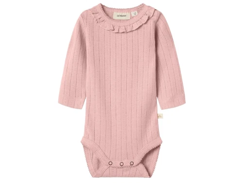 Lil\' Atelier body i rosa nuance med flæsekrave og hulmønster