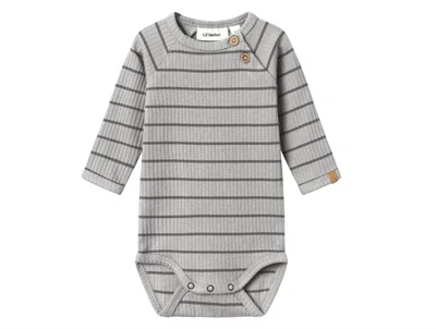 Lil' Atelier body limestone med striber og knaplukning