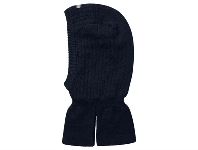 Name It balaklava i dark sapphire med vindtætte klapper set fra siden