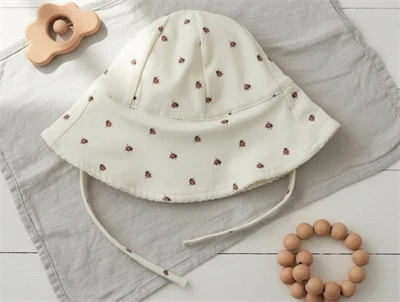 Lil Atelier whitecap gray mariehøne badehat