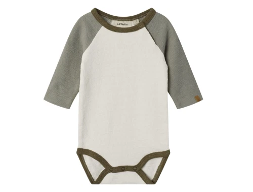 lil atelier body raahvid med groenne aermer