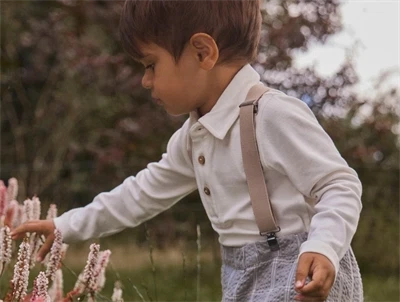 Lil' Atelier bluse i rahvid nuance pa barn med lange aermer