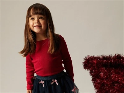 Barn i rød Name It top med lange ærmer