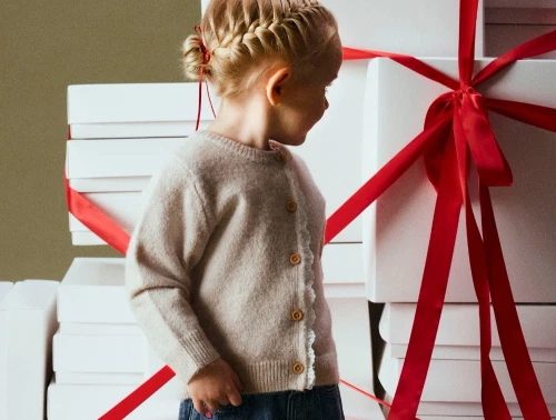 Barn i peyote melange cardigan fra Name It med knaplukning