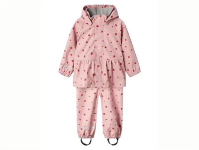 Name It regnsæt i rosa nuance med jordbærprint