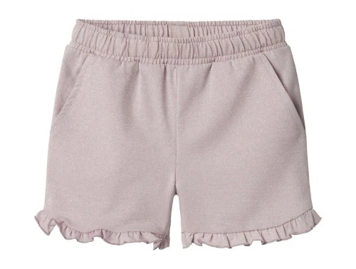 name it shorts i rosa med flæsekant og lommer, set forfra