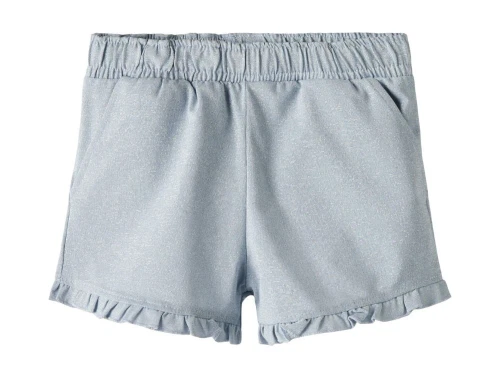 name it shorts i blå med flæsekant og lommer, set forfra