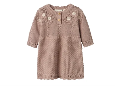 Lil' Atelier strikkjole i etherea med broderede blomster foran