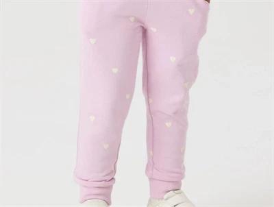 Rosa sweatpants med små hvide hjerter fra Name It