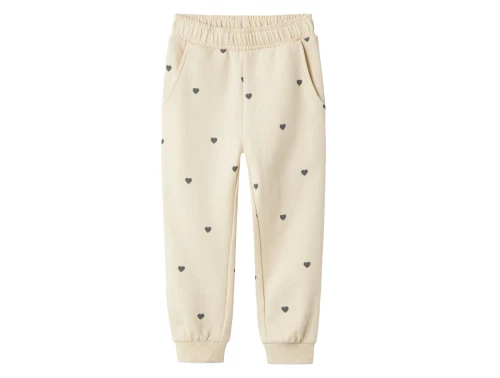 Sweatpants i beige nuance med sorte hjerter fra Name It