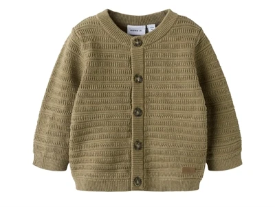 frontbillede af cardigan i elmwood med strukturstrik fra Name It