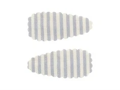 hårspænder fra Lil' Atelier i beige og lyseblå striber, set oppefra