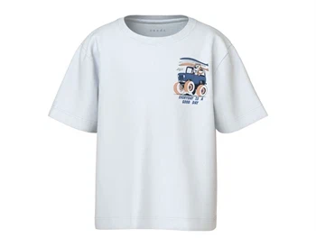 t-shirt fra Name It i hvid med bilprint og tekst