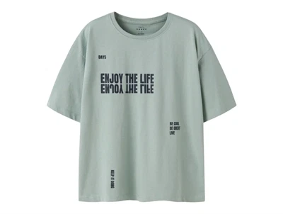 Name It t-shirt i grøn nuance med tekstprint
