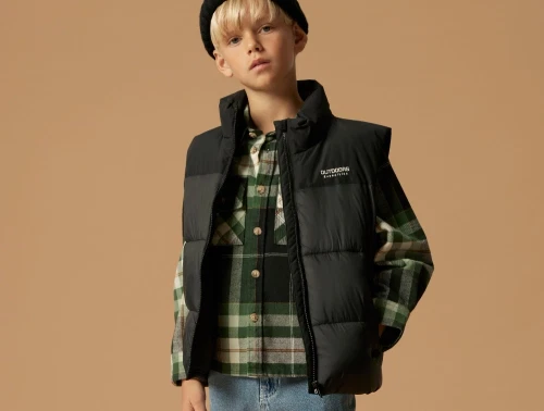 Name It sort vest med refleksdetalje på barn