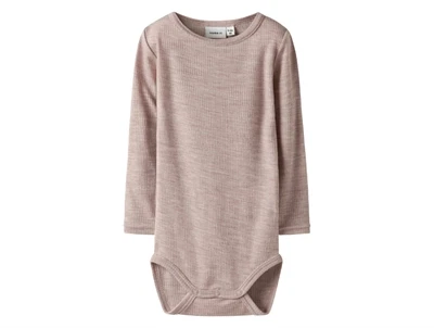 Name It uld body i shadow gray merinould med ribstruktur