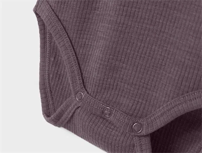 Detalje af Name It uld body i sparrow med trykknapper