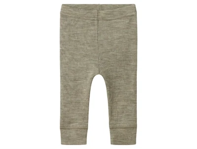 Name It leggings i dried sage merinould med ribmønster set forfra