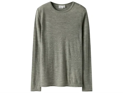 Name It t-shirt dried sage i merinould med rib mønster set forfra