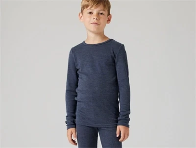 Name It t-shirt ombre blue i merinould med rib mønster på barn