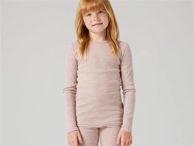 Name It t-shirt shadow gray i merinould med rib mønster på barn