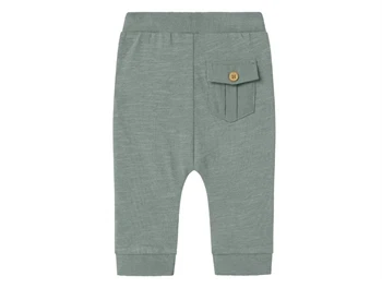 Name It bukser i farven slate gray med justerbar talje set bagfra