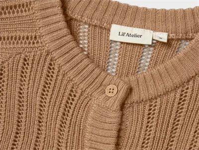 Lil\' Atelier strikcardigan i brun nuance med knaplukning