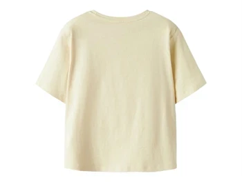 bagside af t-shirt fra Name It i bleached sand