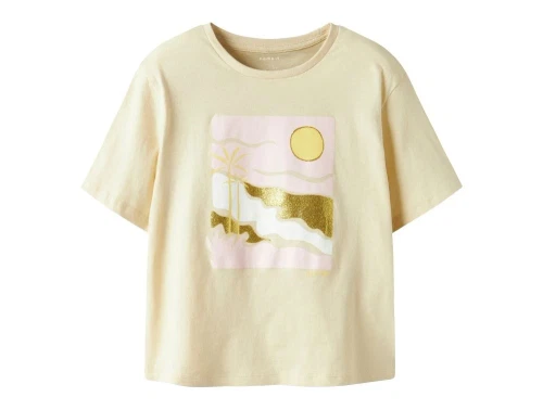 t-shirt fra Name It i bleached sand med print og glimmereffekt