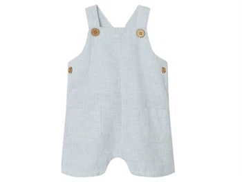 overall shorts fra Lil' Atelier i farven ancient water med knapper