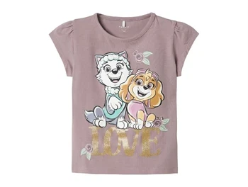 Lilla t-shirt fra Name It med Paw Patrol print og glittertekst