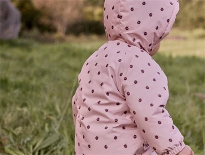 Lil\' Atelier babyjakke rosa med mariehøneprint