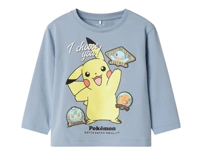 name it pokemon bluse i lyseblå nuance med pikachu print
