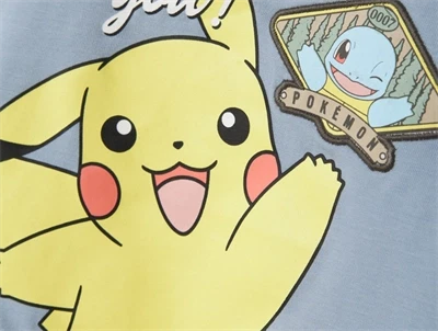 name it pokemon bluse i lyseblå nuance med pikachu print