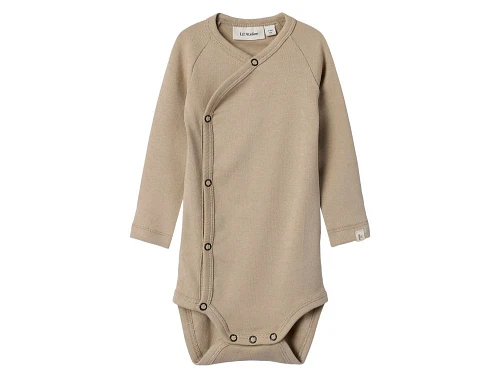 lil\' atelier body i sandfarvet white pepper med slå-om lukning, set forfra