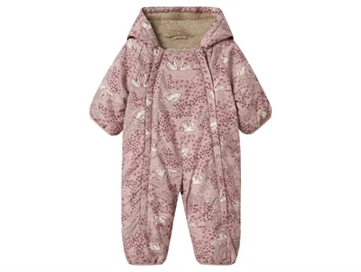 Name It flyverdragt i woodrose med svaneprint set forfra