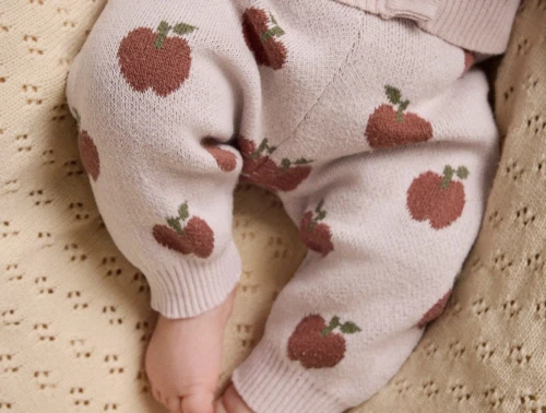 Lil\' Atelier strikbukser hushed violet med æbleprint