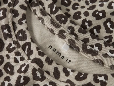 name it bluse i beige nuance med leopardprint