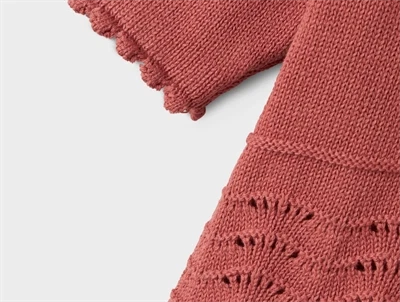 Lil\' Atelier strikbluse i rosa nuance med bølgekant