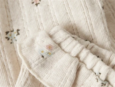 Name It leggings i råhvid nuance med små blomster