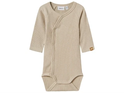 Name It body peyote med wraplukning i rib