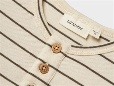 Lil\' Atelier bluse turtledove med striber og knapper
